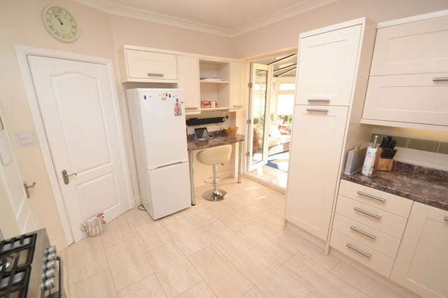  Image of 2 bedroom Chalet for sale in Thorley Park Road Bishop