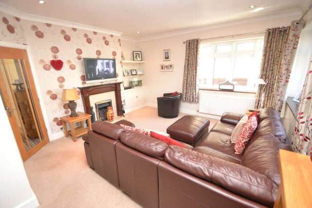  Image of 2 bedroom Chalet for sale in Thorley Park Road Bishop