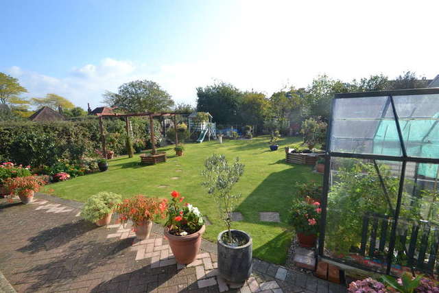  Image of 2 bedroom Chalet for sale in Thorley Park Road Bishop