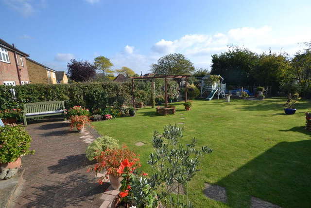 Image of 2 bedroom Chalet for sale in Thorley Park Road Bishop