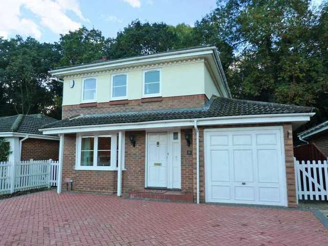 Image of 4 bedroom Detached house to rent in Hombrook Drive Binfield Bracknell RG42 at Amen Corner Binfield Binfield, RG42 1PT