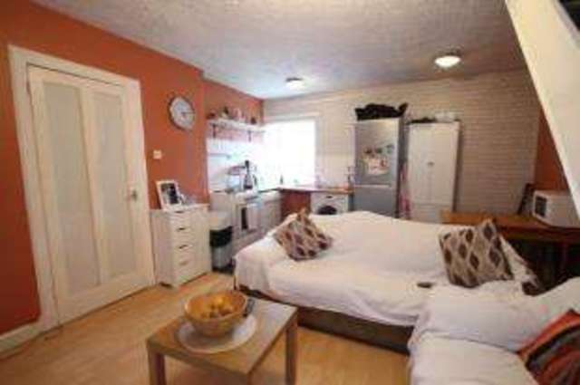  Image of 2 bedroom End of Terrace for sale in Beith Road Kilbarchan Johnstone PA10 at Beith Road Kilbarchan Millikenpark, PA10 2NR