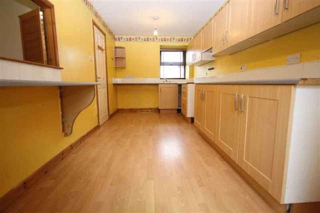  Image of 2 bedroom Cottage to rent in Clifton Road Mid Calder Livingston EH53 at East Calder West Lothian West Lothian, EH53 0HT