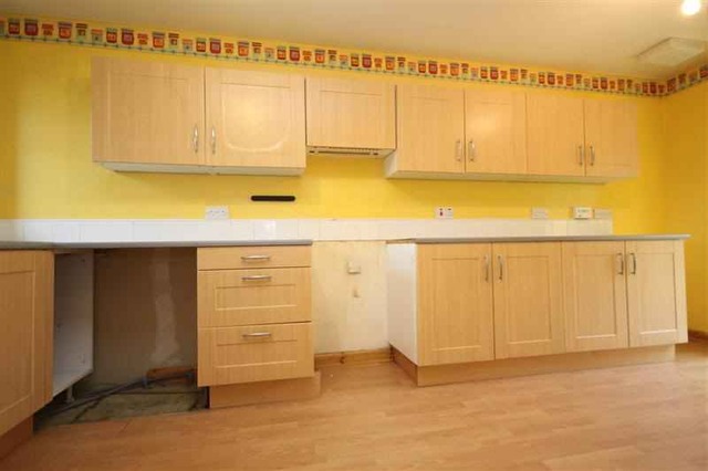  Image of 2 bedroom Cottage to rent in Clifton Road Mid Calder Livingston EH53 at East Calder West Lothian West Lothian, EH53 0HT