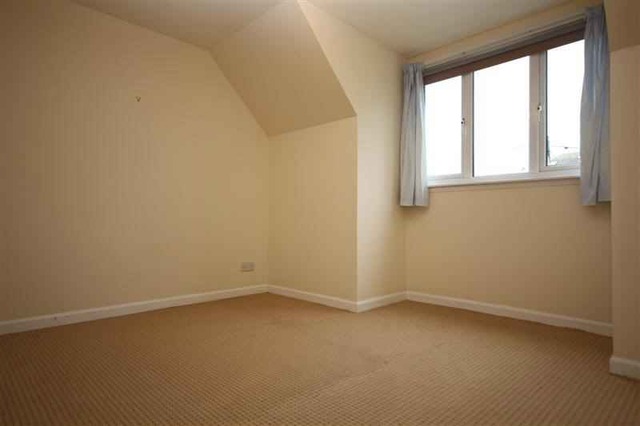  Image of 2 bedroom Cottage to rent in Clifton Road Mid Calder Livingston EH53 at East Calder West Lothian West Lothian, EH53 0HT