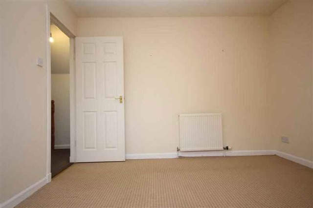  Image of 2 bedroom Cottage to rent in Clifton Road Mid Calder Livingston EH53 at East Calder West Lothian West Lothian, EH53 0HT
