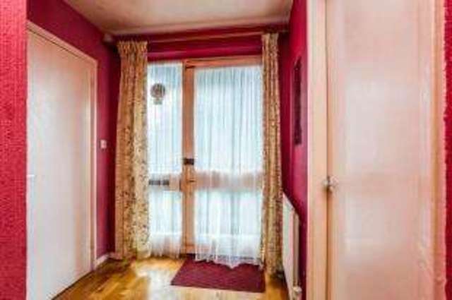  Image of 1 bedroom Flat for sale in Stag Lane Edgware HA8 at Stag Lane Edgware Burnt Oak, HA8 5JX
