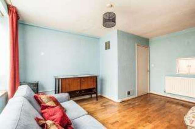  Image of 1 bedroom Flat for sale in Stag Lane Edgware HA8 at Stag Lane Edgware Burnt Oak, HA8 5JX