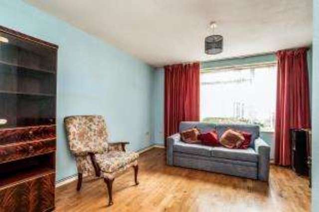  Image of 1 bedroom Flat for sale in Stag Lane Edgware HA8 at Stag Lane Edgware Burnt Oak, HA8 5JX