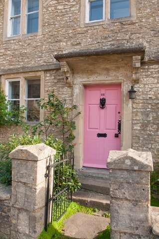  Image of 3 bedroom Country House for sale in Pickwick Corsham SN13 at Pickwick  Corsham, SN13 0HZ
