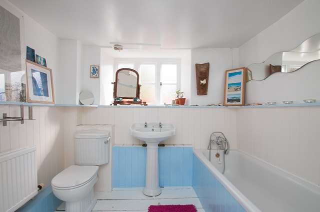  Image of 3 bedroom Country House for sale in Pickwick Corsham SN13 at Pickwick  Corsham, SN13 0HZ