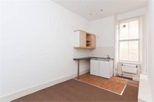  Image of 1 bedroom Flat to rent in Buckland Crescent London NW3 at Swiss Cottage  Belsize Park, NW3 5DX