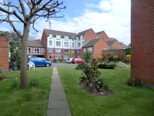  Image of 1 bedroom Apartment to rent in Cottage Grove Southsea PO5 at Homerose House Cottage Grove Southsea, PO5 1DU
