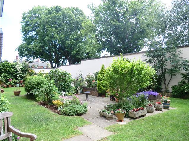  Image of 1 bedroom Apartment to rent in Cottage Grove Southsea PO5 at Homerose House Cottage Grove Southsea, PO5 1DU