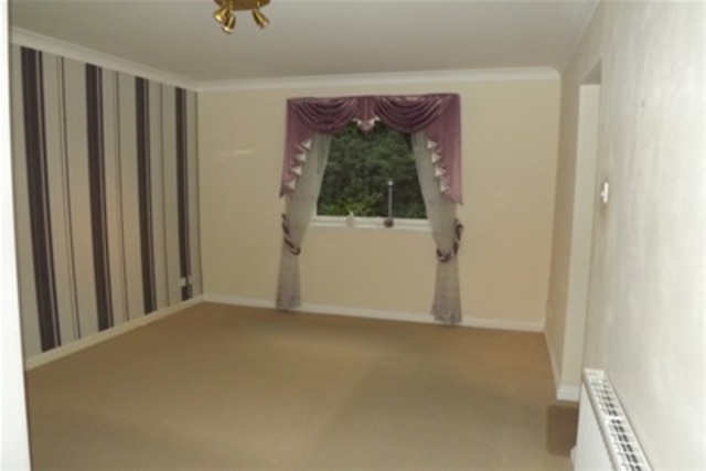  Image of 3 bedroom Flat to rent in Kilmory Gardens Skelmorlie PA17 at Skelmorlie North Ayrshire North Ayrshire, PA17 5EX