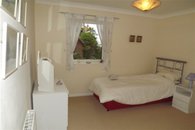  Image of 3 bedroom Flat to rent in Kilmory Gardens Skelmorlie PA17 at Skelmorlie North Ayrshire North Ayrshire, PA17 5EX
