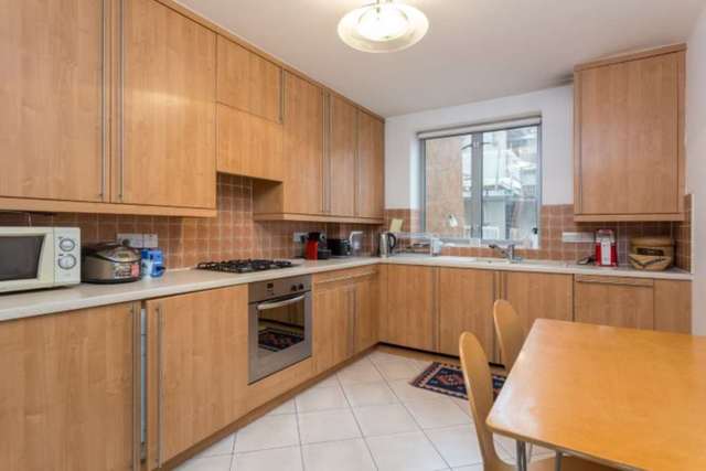  Image of 2 bedroom Apartment to rent in Sumpter Close London NW3 at Sumpter Close, Swiss Cottage London, NW3 5JR