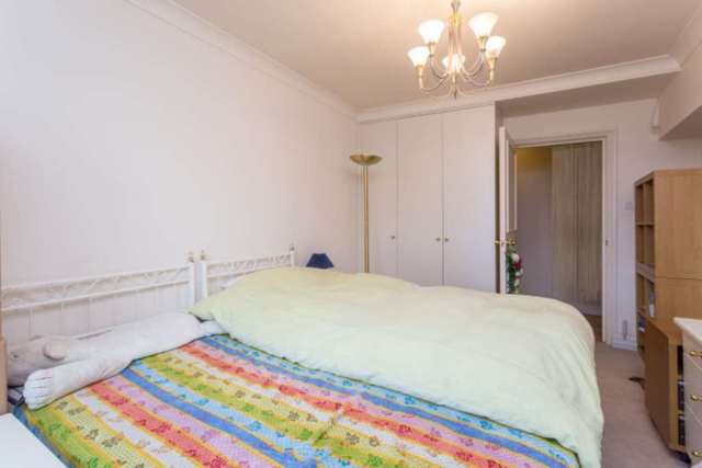  Image of 2 bedroom Apartment to rent in Sumpter Close London NW3 at Sumpter Close, Swiss Cottage London, NW3 5JR