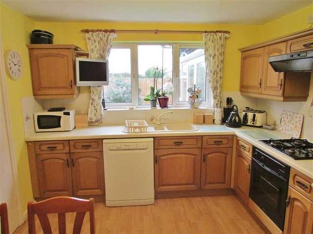  Image of 4 bedroom Detached house to rent in Churchward Close Grove Wantage OX12 at Grove  Wantage, OX12 0QZ