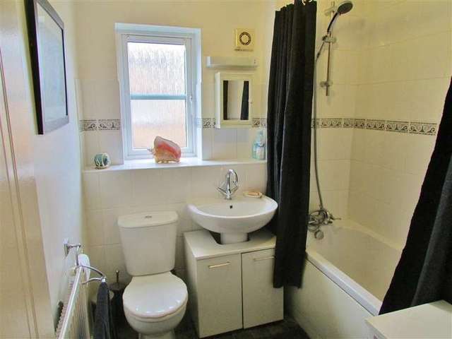  Image of 4 bedroom Detached house to rent in Churchward Close Grove Wantage OX12 at Grove  Wantage, OX12 0QZ