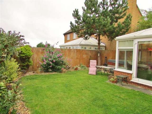  Image of 4 bedroom Detached house to rent in Churchward Close Grove Wantage OX12 at Grove  Wantage, OX12 0QZ