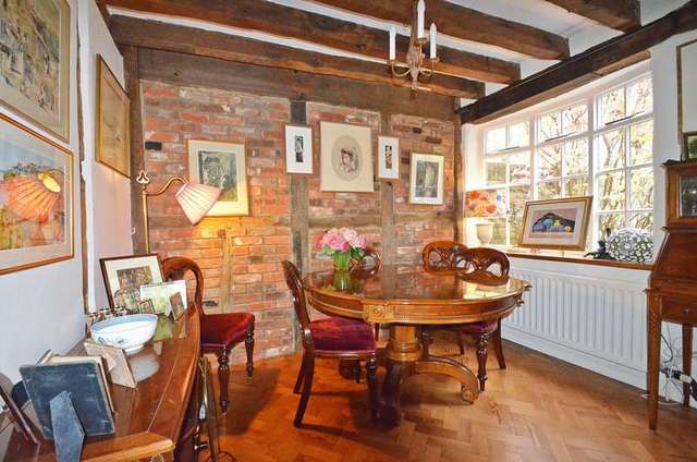  Image of 3 bedroom Cottage for sale in Ascot Road Nuptown Warfield Bracknell RG42 at Ascot Road  Nuptown, RG42 6HR
