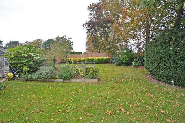  Image of 3 bedroom Cottage for sale in Ascot Road Nuptown Warfield Bracknell RG42 at Ascot Road  Nuptown, RG42 6HR