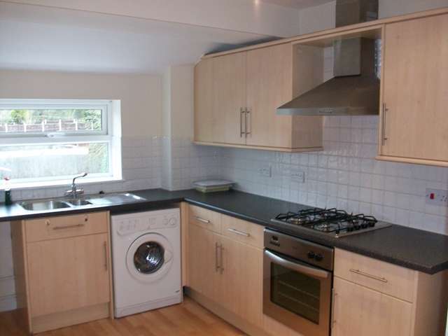  Image of 2 bedroom Flat to rent in Derham Road Bishopsworth Bristol BS13 at Derham Road  Bishopsworth, BS13 7SA