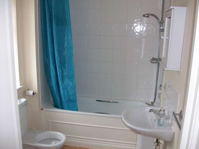  Image of 2 bedroom Flat to rent in Derham Road Bishopsworth Bristol BS13 at Derham Road  Bishopsworth, BS13 7SA