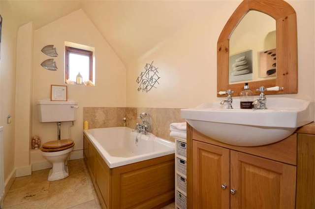  Image of 3 bedroom Detached house for sale in Maidstone Road Headcorn Ashford TN27 at Headcorn Ashford Headcorn, TN27 9PT
