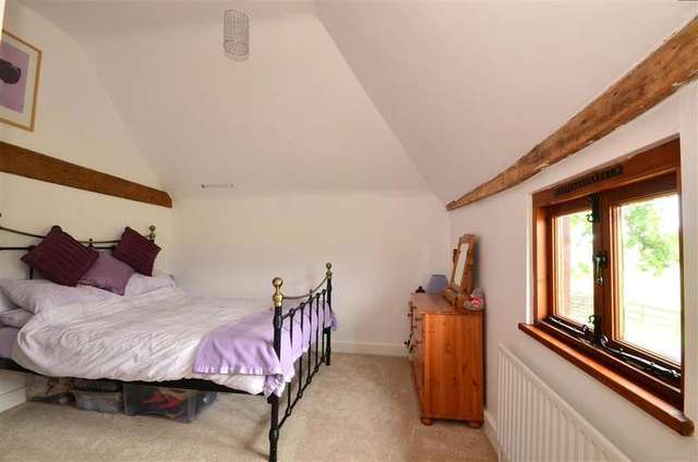  Image of 3 bedroom Detached house for sale in Maidstone Road Headcorn Ashford TN27 at Headcorn Ashford Headcorn, TN27 9PT