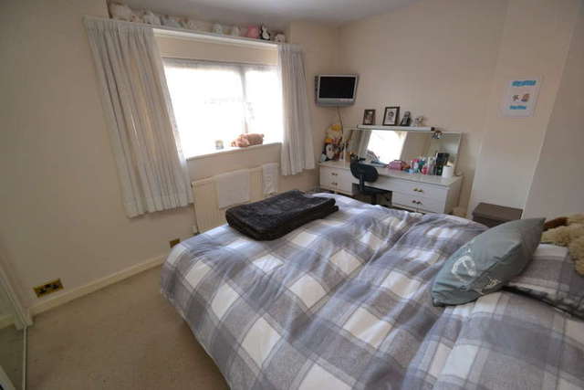  Image of 4 bedroom Semi-Detached house for sale in Robinson Close Bishop