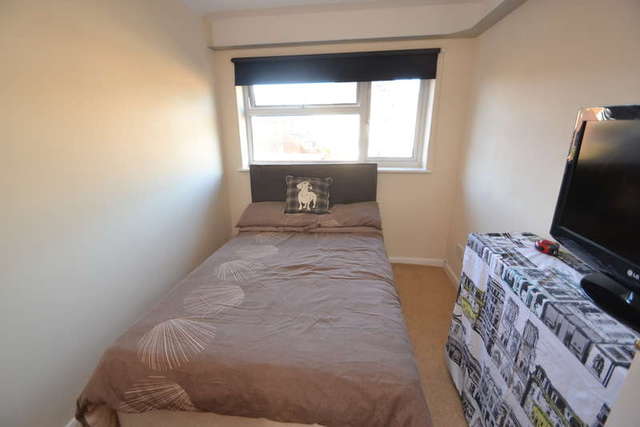  Image of 4 bedroom Semi-Detached house for sale in Robinson Close Bishop