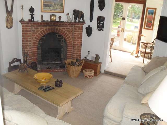  Image of 3 bedroom Cottage to rent in Fulmer Lane Gerrards Cross SL9 at Fulmer Lane  Gerrards Cross, SL9 7BL