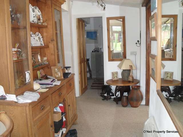 Image of 3 bedroom Cottage to rent in Fulmer Lane Gerrards Cross SL9 at Fulmer Lane  Gerrards Cross, SL9 7BL