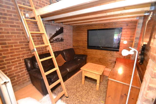  Image of 3 bedroom Semi-Detached house for sale in Pynchbek Thorley Bishop