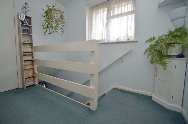  Image of 3 bedroom Detached house for sale in Streamside Clevedon BS21 at Streamside  Clevedon, BS21 6YL
