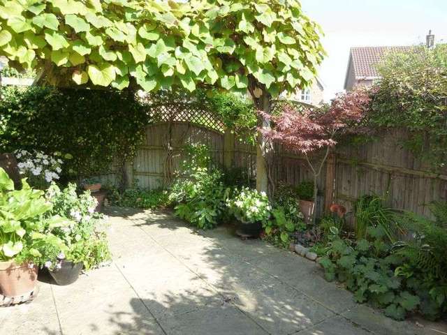  Image of 3 bedroom Detached house for sale in Coltsfoot Crescent Bury St. Edmunds IP32 at Coltsfoot Crescent  Bury St Edmunds, IP32 7NN