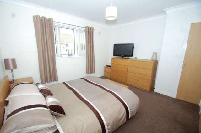  Image of 3 bedroom Semi-Detached house for sale in Invergyle Drive Glasgow G52 at 183 Invergyle Drive  Cardonald, G52 2BS