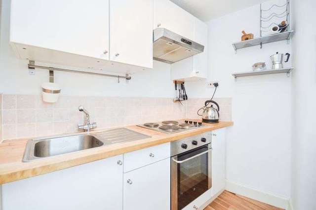  Image of 2 bedroom Flat for sale in Maryfield Edinburgh EH7 at Maryfield  Edinburgh, EH7 5AR