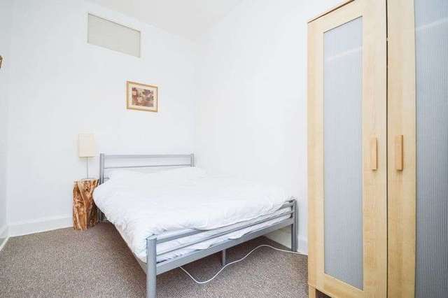  Image of 2 bedroom Flat for sale in Maryfield Edinburgh EH7 at Maryfield  Edinburgh, EH7 5AR