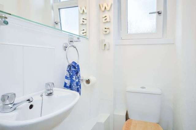  Image of 2 bedroom Flat for sale in Maryfield Edinburgh EH7 at Maryfield  Edinburgh, EH7 5AR