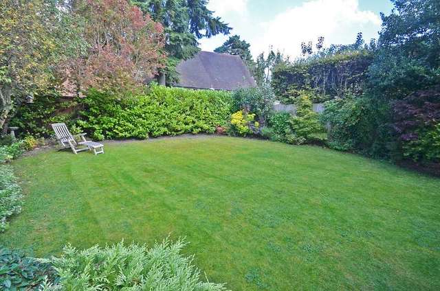  Image of 4 bedroom Detached house for sale in Vicarage Gardens Ascot SL5 at South Ascot, SL5 9DX