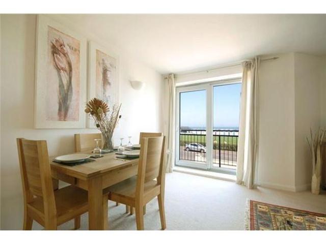  Image of 2 bedroom Flat to rent in Marine Drive Paignton TQ3 at Marine Drive  Paignton, TQ3 2NS