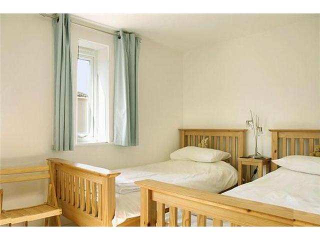  Image of 2 bedroom Flat to rent in Marine Drive Paignton TQ3 at Marine Drive  Paignton, TQ3 2NS