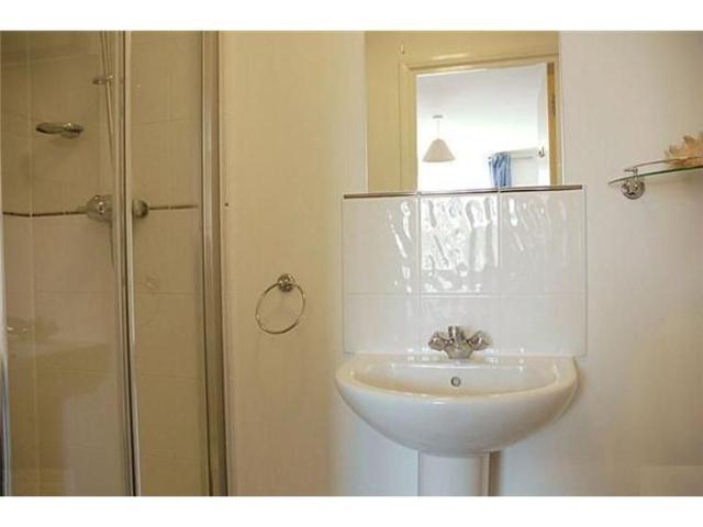  Image of 2 bedroom Flat to rent in Marine Drive Paignton TQ3 at Marine Drive  Paignton, TQ3 2NS