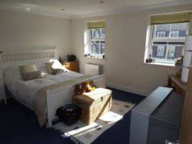  Image of 3 bedroom Terraced house for sale in Sylvan Road London E11 at 4 Sylvan Road Snaresbrook Snaresbrook, E11 1QN
