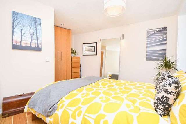  Image of 2 bedroom Flat for sale in Huntly Street Edinburgh EH3 at Huntly Street Canonmills Edinburgh, EH3 5HB