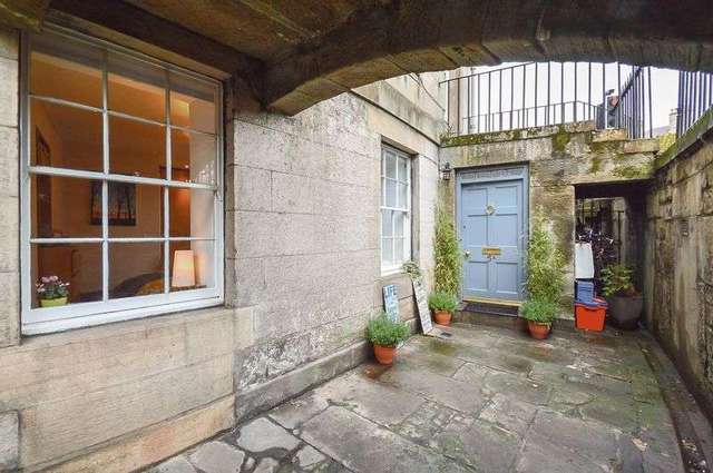  Image of 2 bedroom Flat for sale in Huntly Street Edinburgh EH3 at Huntly Street Canonmills Edinburgh, EH3 5HB
