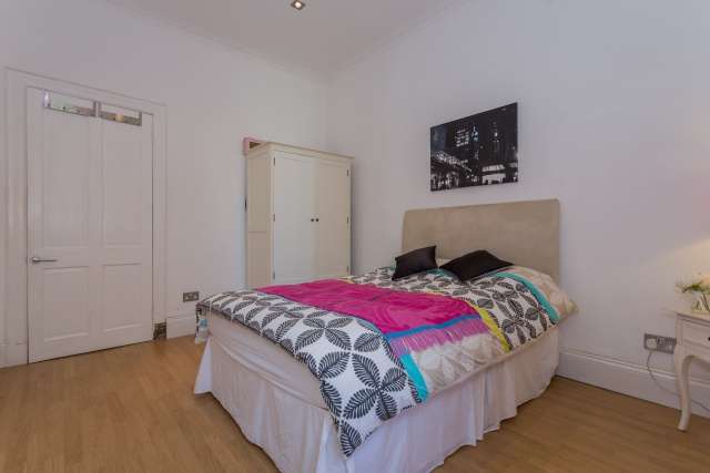  Image of 1 bedroom Flat for sale in Graham Street Barrhead Glasgow G78 at Glasgow, G78 1ET